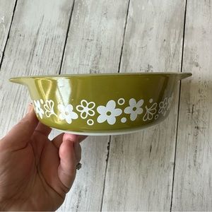PREOWNED VINTAGE PYREX GREEN FLORAL DAISY PRINT BOWL